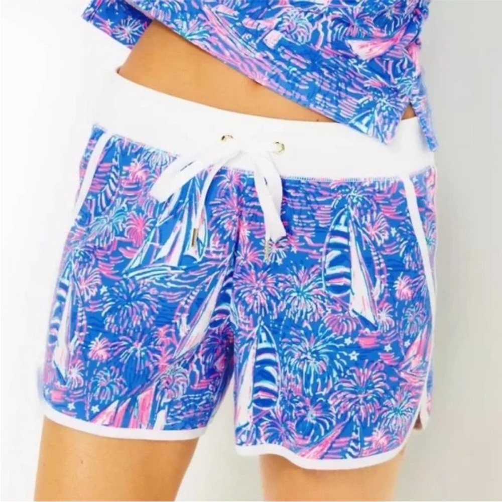 🩵Lilly Pulitzer Trysta Shorts in Boca Blue It’s A Sailabration - Size: L, EUC